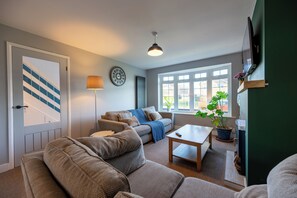 Smart TV, DVD player - 2 bed home in quiet Harrogate suburb (Harrogate)