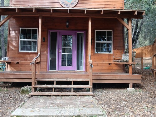  Center of the Universe. Charming 1 bdm cabin in soothing Mokelumne Hill getaway