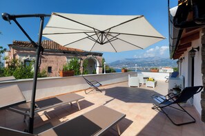 Căn hộ Deluxe | Hiên