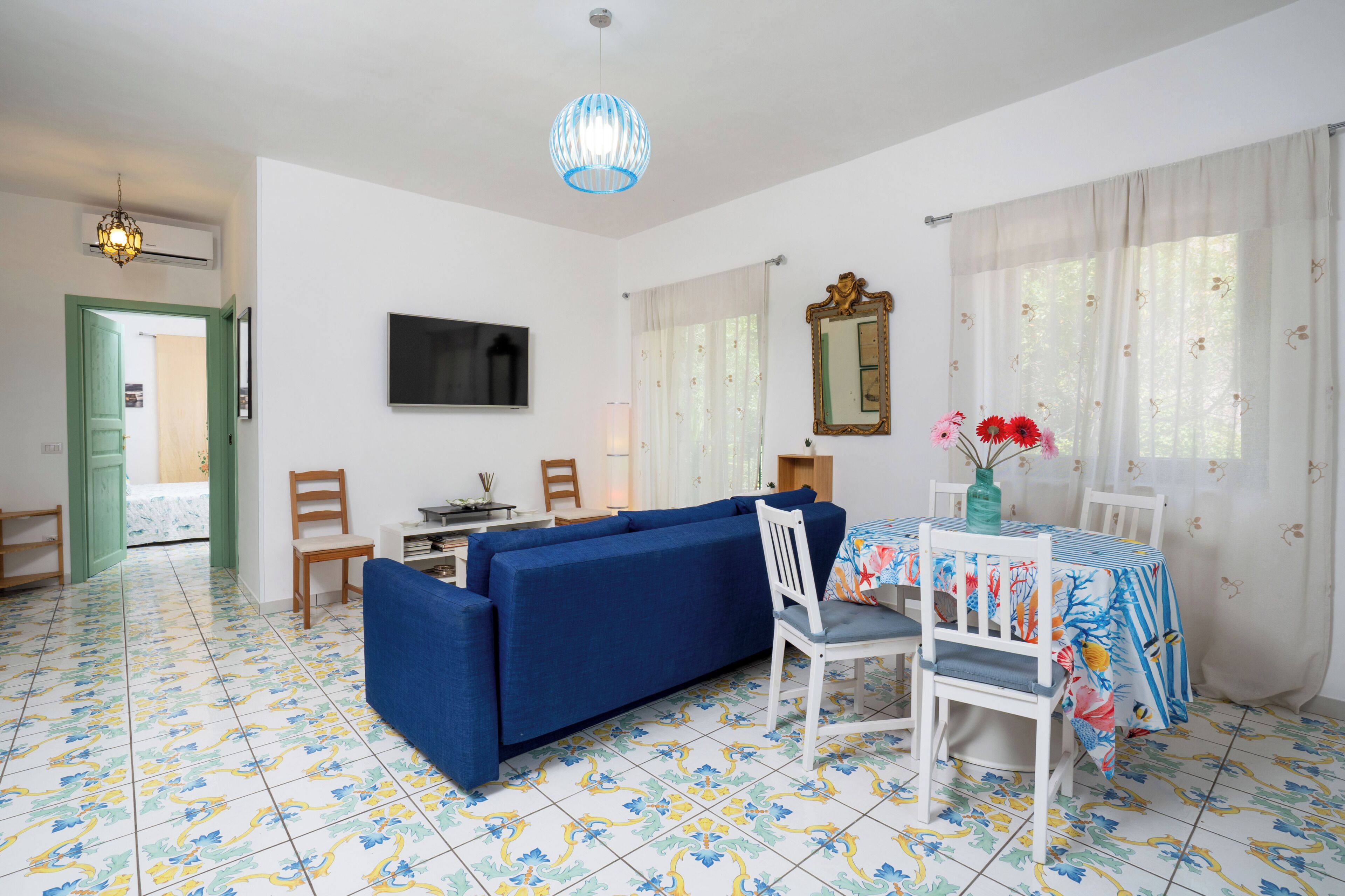 APT 7 - Deluxe, terrace, partial sea view | Living area
