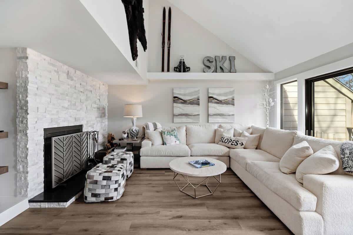 TV, fireplace, offices