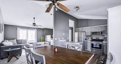 Spacious 4-bedroom house in adorable Omaha with comfort