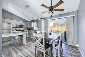 Dining - Spacious 4-bedroom house in adorable Omaha with comfort (Omaha)