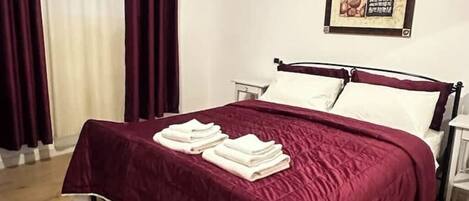 Bügeleisen/Bügelbrett, kostenloses WLAN, Bettwäsche