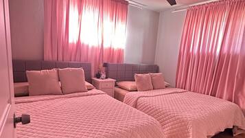 Schreibtisch, Bügeleisen/Bügelbrett, kostenloses WLAN, Bettwäsche