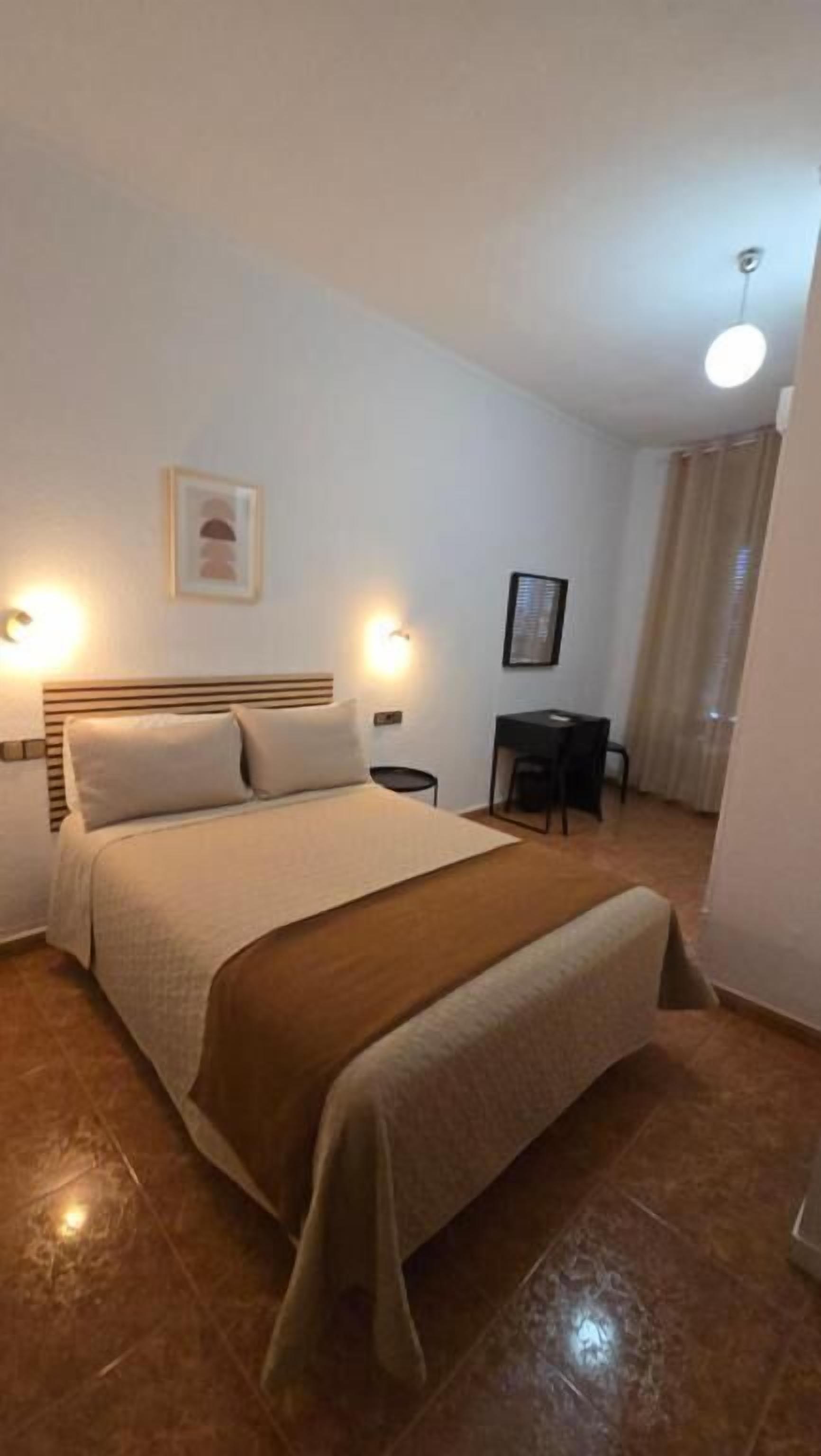 Strykejern/-brett og sengetøy