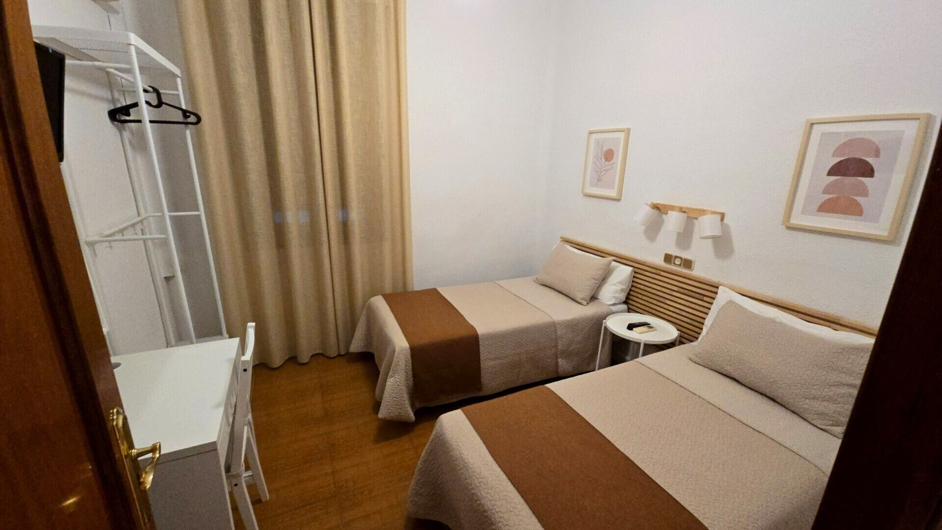 Tomannsrom – standard, terrasse, bakgårdsutsikt | Strykejern/-brett og sengetøy