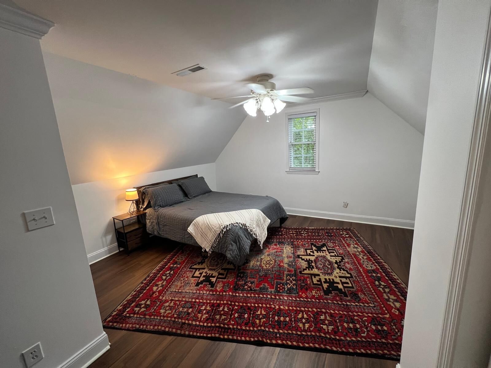 3 habitaciones, tabla de planchar con plancha y wifi gratis 