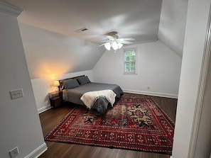 3 soverom, strykejern/-brett, wi-fi (inkludert) og sengetøy