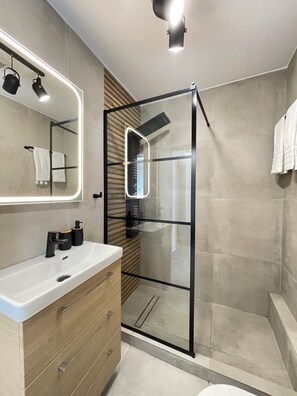 Hair dryer, towels, soap, shampoo - Athens Praxitelous Vibes (Athina)
