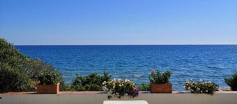 Villa Mimmi (beachfront, direct access to the sea)