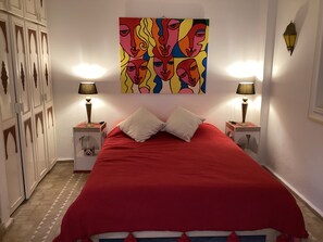 مكواة/لوح كي وواي فاي مجانًا وملاءات أسرّة