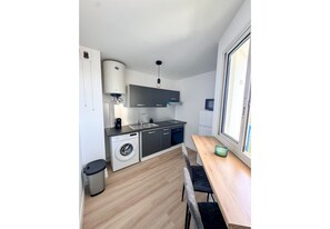 Fridge, microwave, oven, stovetop - La Verrière with its panoramic view! (Saint-Denis)