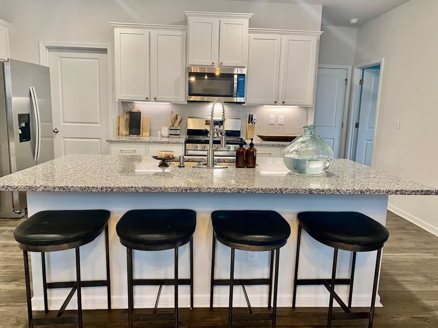 Microwave, oven, stovetop, dishwasher