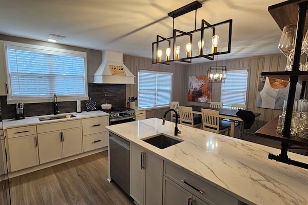 Microondas, horno, placa de cocina, lavavajillas