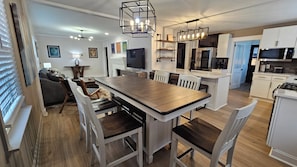 Dining - Fabulous 3-bedrm In town/Masters 1 mle Bungalow new VRBO & SUPERhost on Air BB (Augusta)