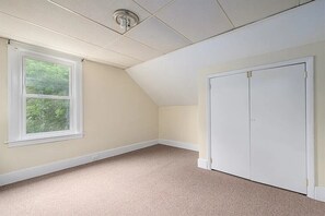 Interior - Beautifully updated home located just minutes from downtown Worcester. (Worcester)