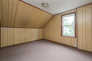 Interior - Beautifully updated home located just minutes from downtown Worcester. (Worcester)