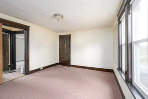 Interior - Beautifully updated home located just minutes from downtown Worcester. (Worcester)