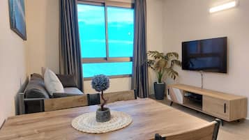 Classic Apartment, Ocean View | Living area