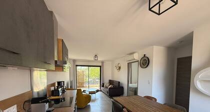 Appartement avec terrasse Ă Furiani proche Bastia et commerces
