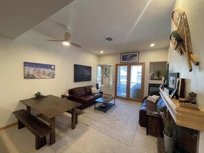 TV, fireplace, offices