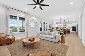 TV, fireplace, table football, offices - Lakefront Lake Anna - Decks, Views, Hot Tub (Louisa County)