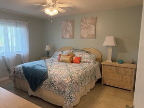 2 bedrooms, iron/ironing board, free WiFi, bed sheets - Cozy 2-bedroom 4 bed condo in Orange Beach directly across the street from Beach (Orange Beach)