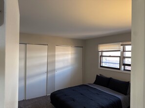 3 slaapkamers, een strijkplank/strijkijzer, wifi, beddengoed