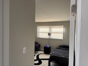 3 habitaciones, tabla de planchar con plancha, wifi y ropa de cama 