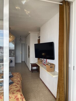 1 bedroom, iron/ironing board, WiFi, bed sheets - Casa Sol y Mar - Seaview - private parking-renovated studio (Puerto Rico)
