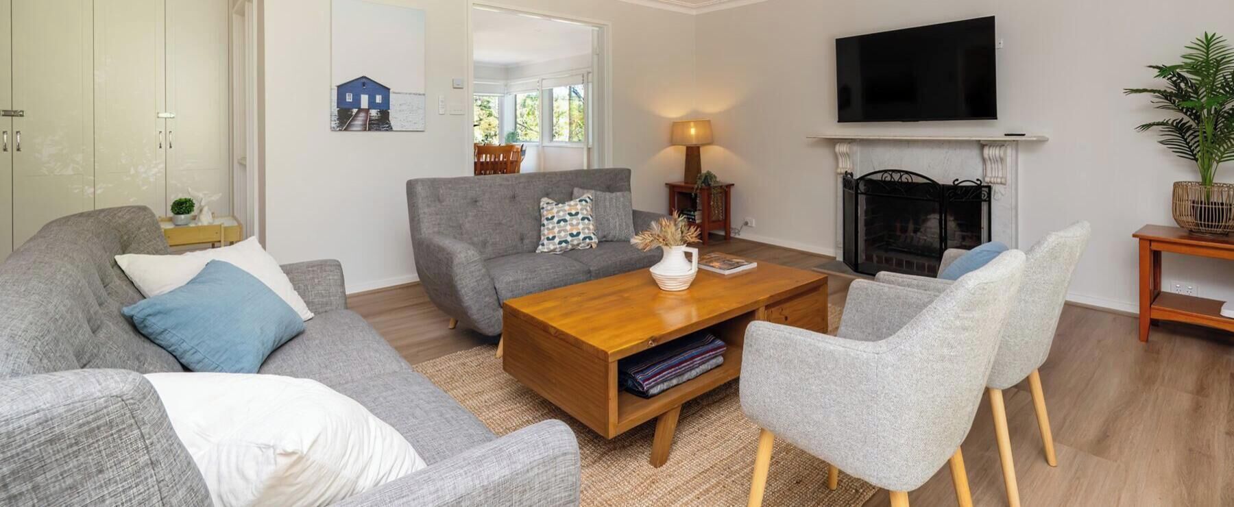 Smart-tv en een open haard