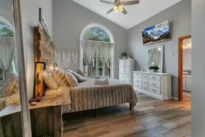 WiFi, bed sheets - River Bend Resort (Cold Spring)