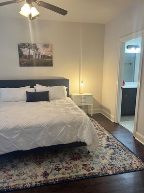 WiFi, bed sheets - 4-bedroom condo with AC in delightful Oxford!  All bedrooms have private baths! (Oxford)