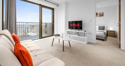 2 Bed, modern, stylish city centre apartment
