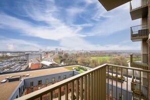 Property grounds - 2 Bed, modern, stylish city centre apartment (Manchester)