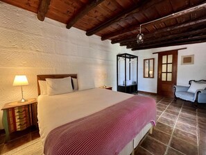 House | 1 bedroom, individually furnished - Sitio de la Casa With Private Pool (Arico)