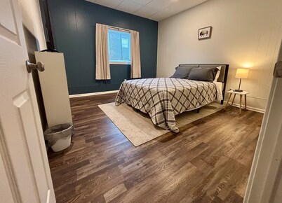 Irontown Estates: Northern Nook - Downtown Negaunee - 15 min to Marquette