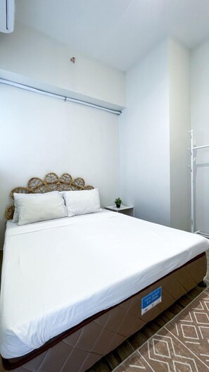 2 bedrooms, iron/ironing board, bed sheets, wheelchair access - WV Towers - Spacious 2BR Condo with Balcony (Iloilo City)