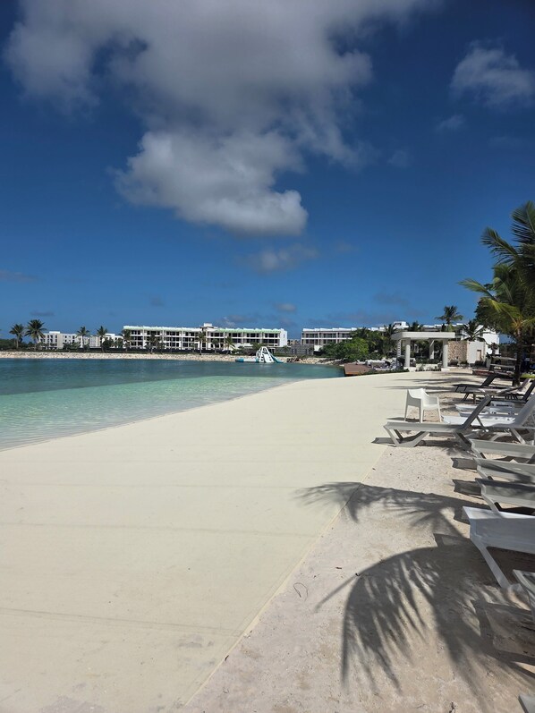 Beach - The Towers Of Vista Cana Apartments Features 3 main pools artificial beach gym (Punta Cana)