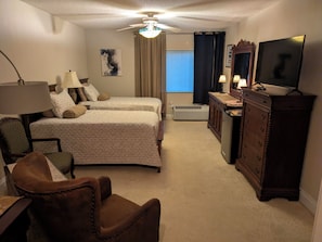 WiFi, bed sheets - Beautiful One room condo with AC in charming Innisbrook Resort (Palm Harbor)