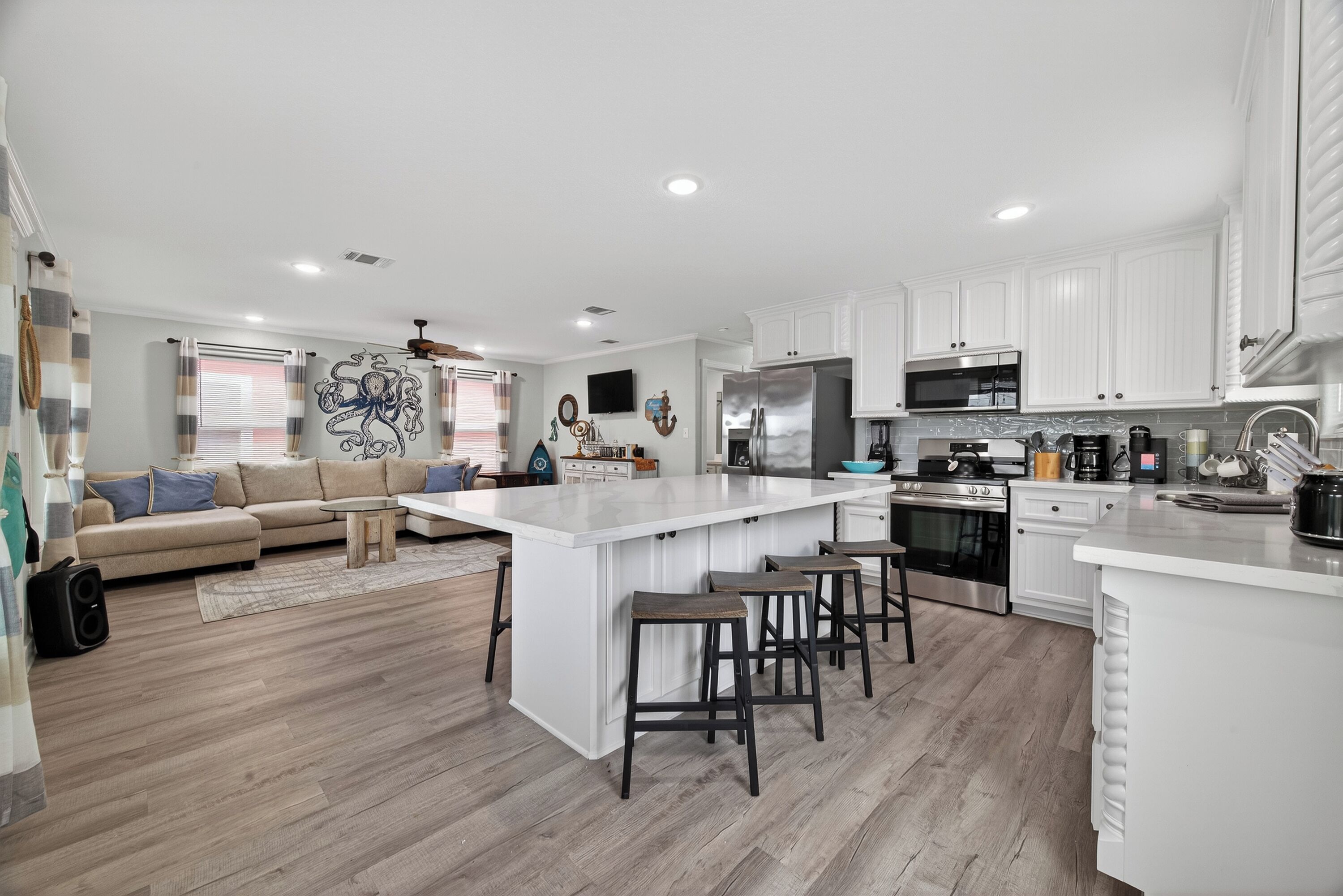 微波炉、烤箱、炉灶、洗碗机