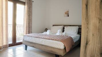 Soundproofing, iron/ironing board, internet, bed sheets