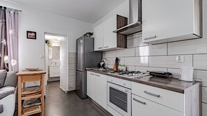 Fridge, microwave, oven, coffee/tea maker