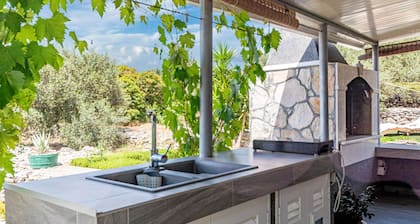 Holiday Home Roza by Villas Guide