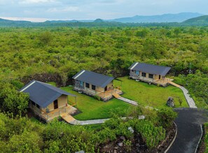 Tält - uteplats | Skrivbord och arbetsyta för laptop