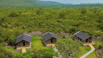 Escritorio y espacio para trabajar con laptop