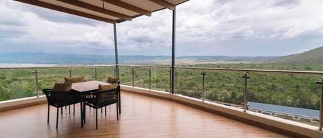 Luxury Cabin, Balcony, Mountain View | Desk, laptop workspace