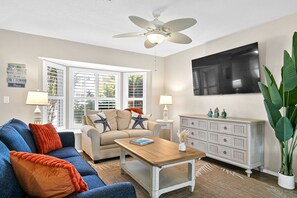 Smart TV - Venice Island Escape Steps to Beach Workspace (Venice)