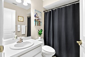 Shower, hair dryer, towels, soap - Venice Island Escape Steps to Beach Workspace (Venice)
